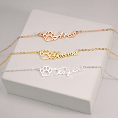 Name Necklace in English with Paw Mark